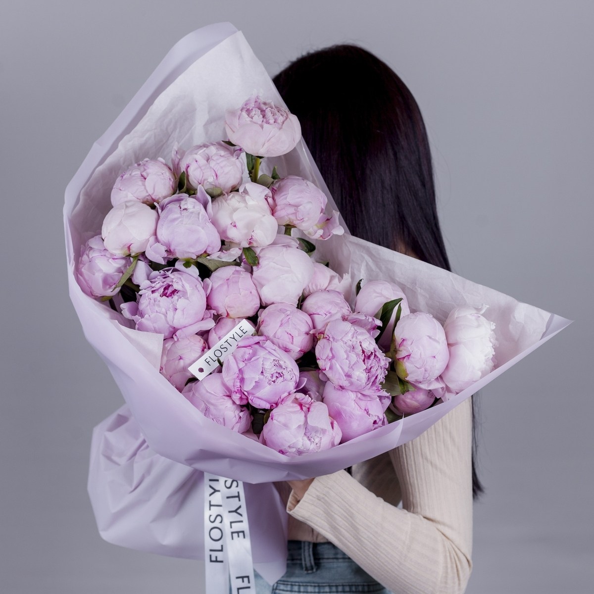 Большой букет из 25 пионов 